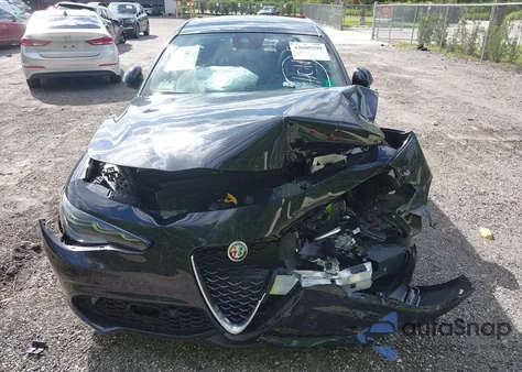 2024 Alfa Romeo Giulia Ti Rwd z USA, uszkodzony, nr VIN ZARFAMBN8R7684832